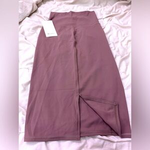 Lululemon nulu slim fit HR skirt size 6 NWT!